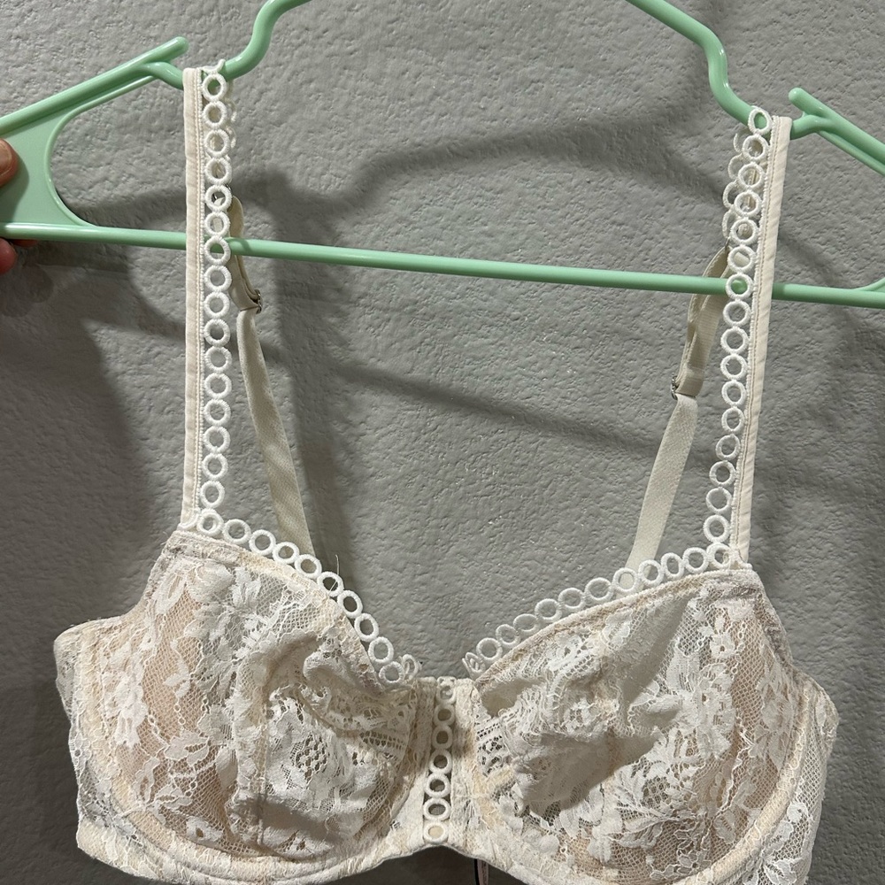 Victoria's Secret Cream Lace Bralette